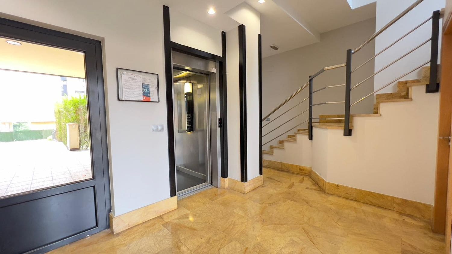 2 soveværelse Lejlighed til salg i Gijon med swimmingpool garage - € 265.000 (Ref: 9226155)