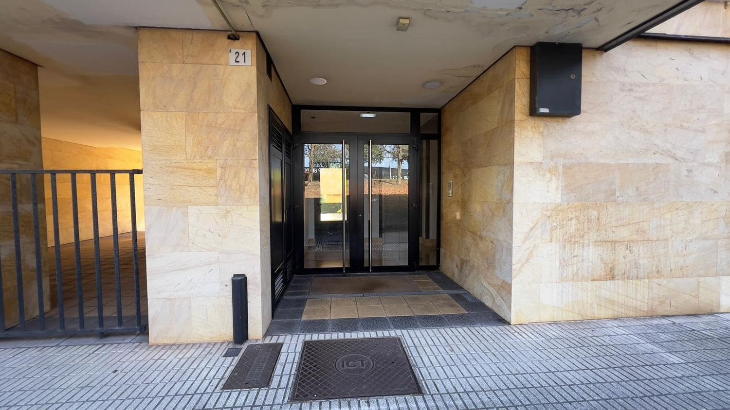 2 soveværelse Lejlighed til salg i Gijon med swimmingpool garage - € 265.000 (Ref: 9226155)