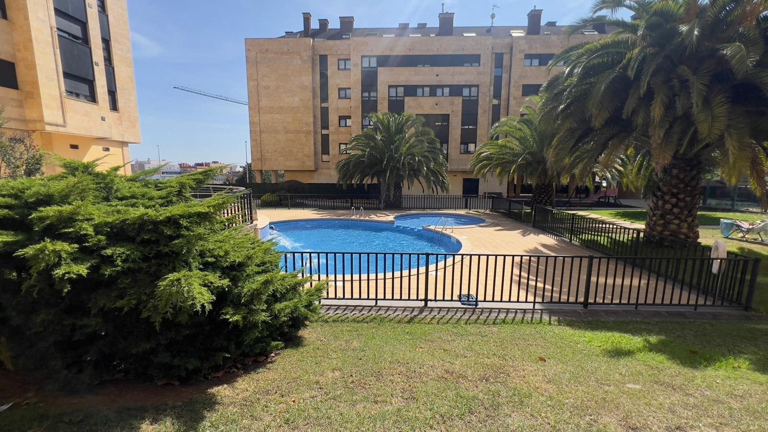 2 soveværelse Lejlighed til salg i Gijon med swimmingpool garage - € 265.000 (Ref: 9226155)