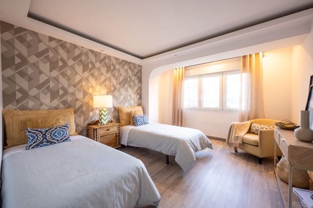 2 slaapkamer Appartement te koop in Centro Urbano, Gijón met garage - € 288.000 (Ref: 9228264)