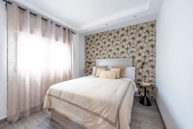 2 slaapkamer Appartement te koop in Centro Urbano, Gijón met garage - € 288.000 (Ref: 9228264)