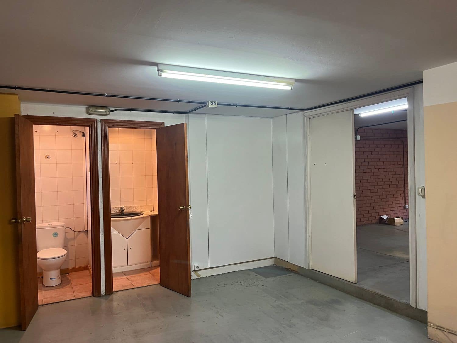 Erhverv til leje i Madrid by - € 2.800 (Ref: 9228266)