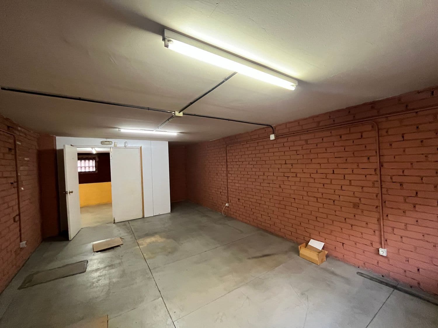 Erhverv til leje i Madrid by - € 2.800 (Ref: 9228266)