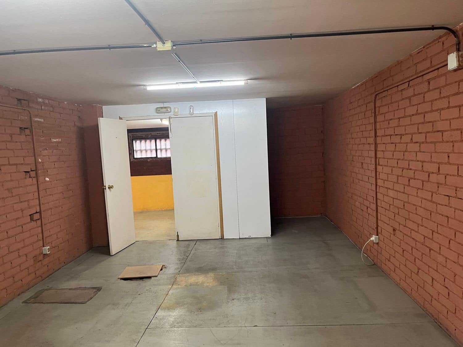 Erhverv til leje i Madrid by - € 2.800 (Ref: 9228266)