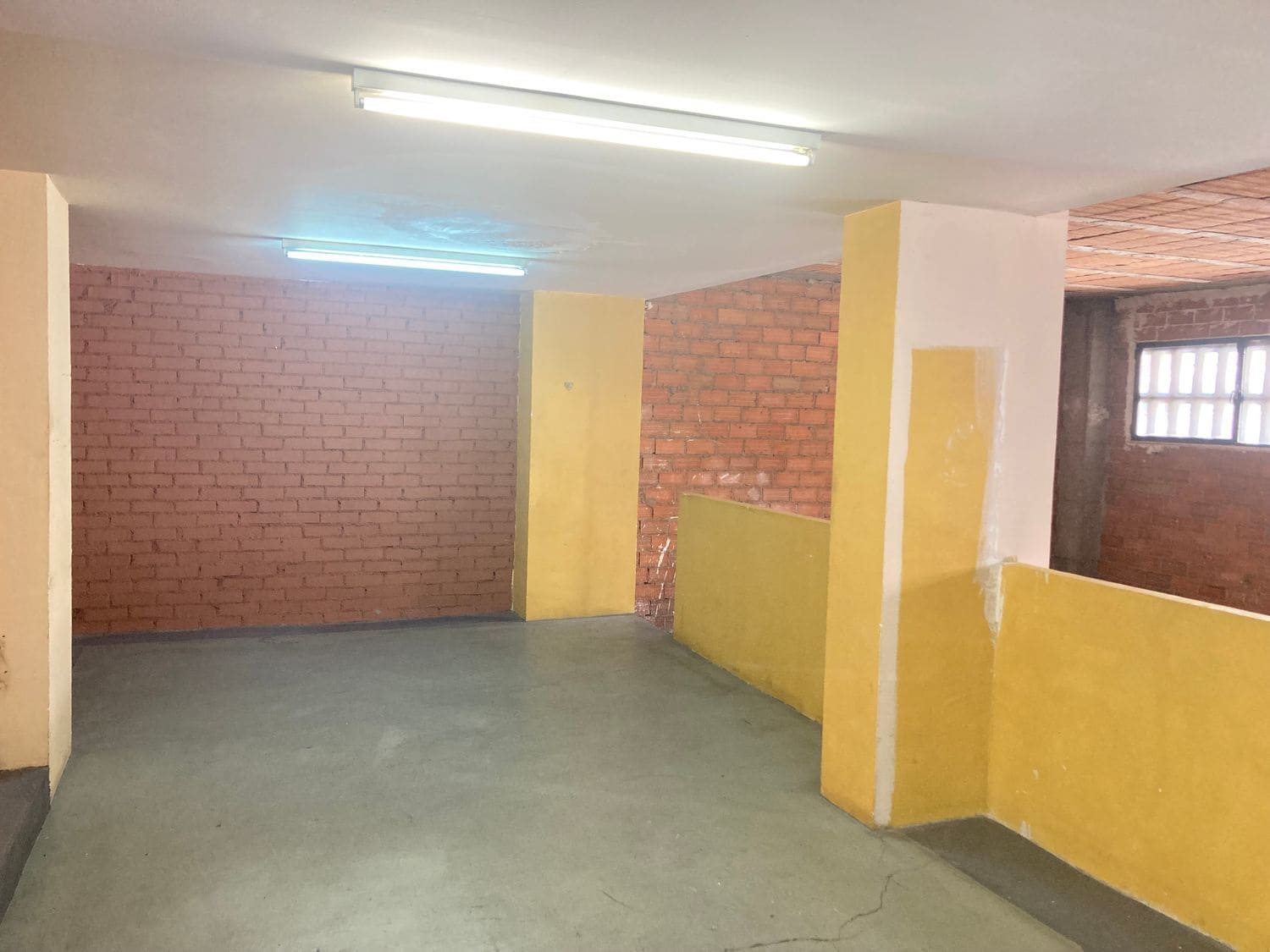 Erhverv til leje i Madrid by - € 2.800 (Ref: 9228266)