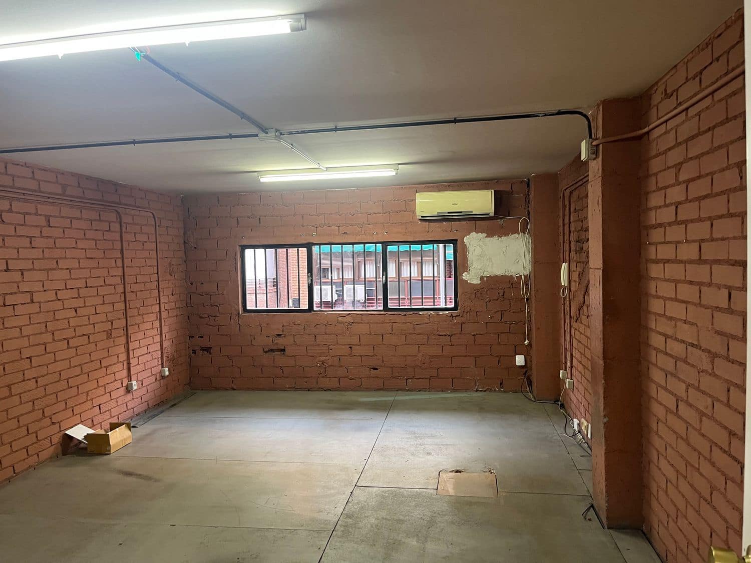 Erhverv til leje i Madrid by - € 2.800 (Ref: 9228266)