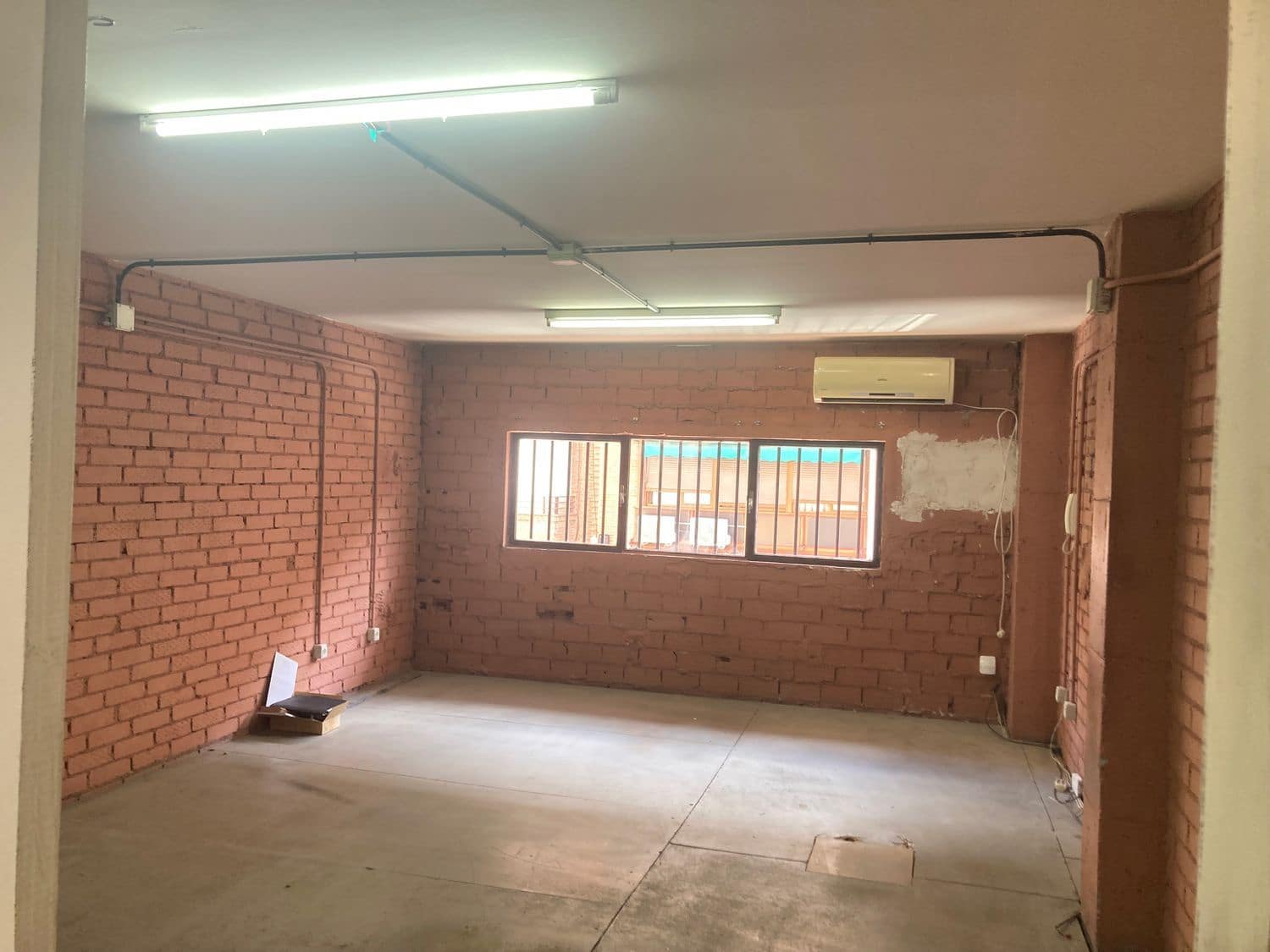 Erhverv til leje i Madrid by - € 2.800 (Ref: 9228266)