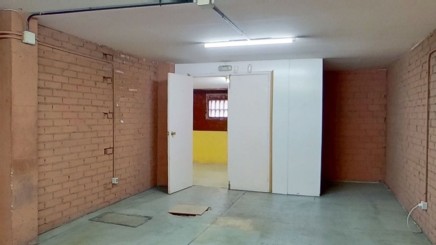 Erhverv til leje i Madrid by - € 2.800 (Ref: 9228266)