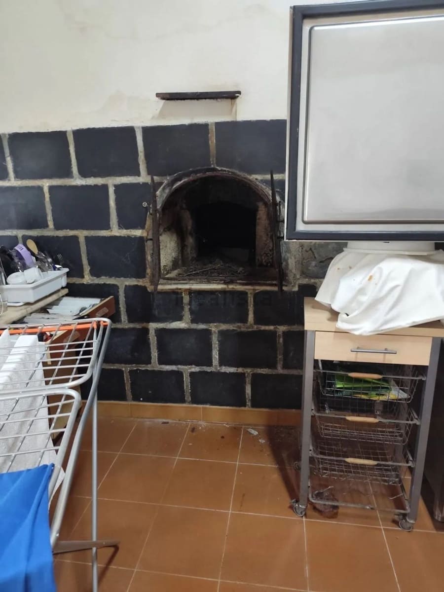 4 slaapkamer Finca/Landhuis te koop in Luarca met garage - € 150.000 (Ref: 9230328)