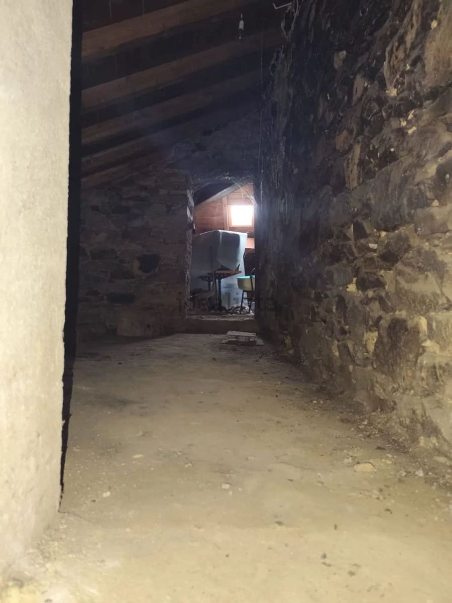 4 slaapkamer Finca/Landhuis te koop in Luarca met garage - € 150.000 (Ref: 9230328)