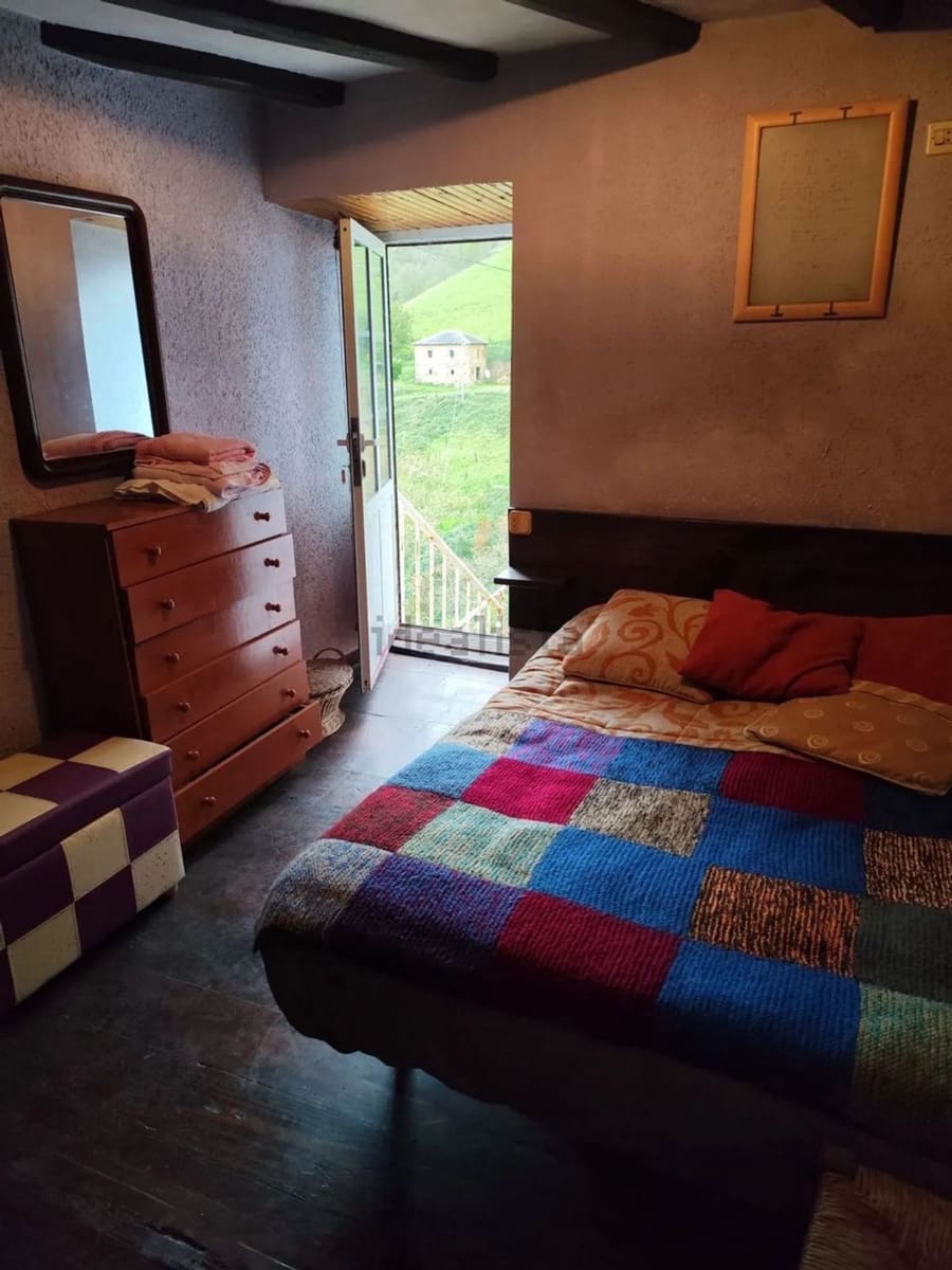4 slaapkamer Finca/Landhuis te koop in Luarca met garage - € 150.000 (Ref: 9230328)