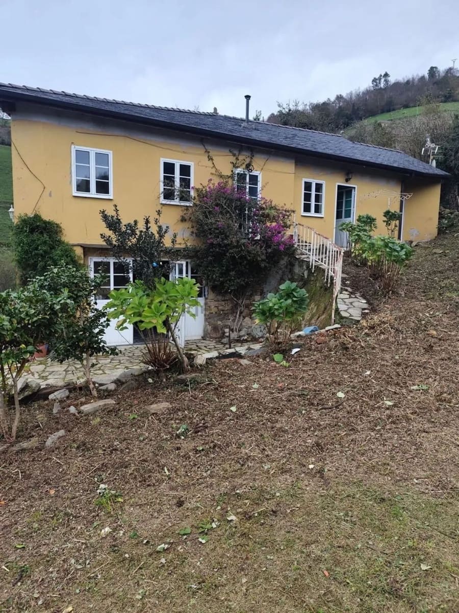 4 slaapkamer Finca/Landhuis te koop in Luarca met garage - € 150.000 (Ref: 9230328)