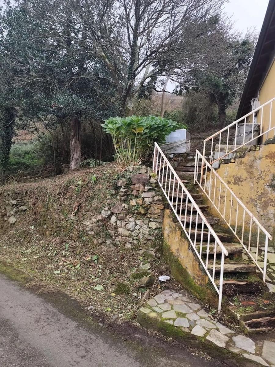 4 slaapkamer Finca/Landhuis te koop in Luarca met garage - € 150.000 (Ref: 9230328)