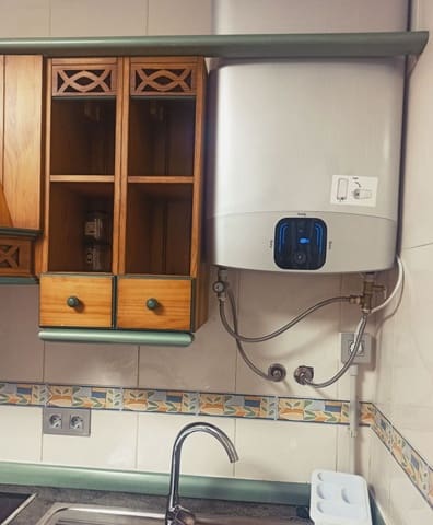 3 bedroom Apartment for rent in Centro Urbano, Gijón with garage - € 800 (Ref: 9235950)