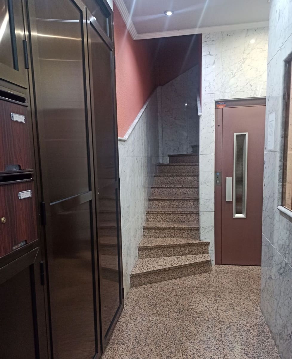 3 soveværelse Lejlighed til leje i Gijon med garage - € 800 (Ref: 9235950)