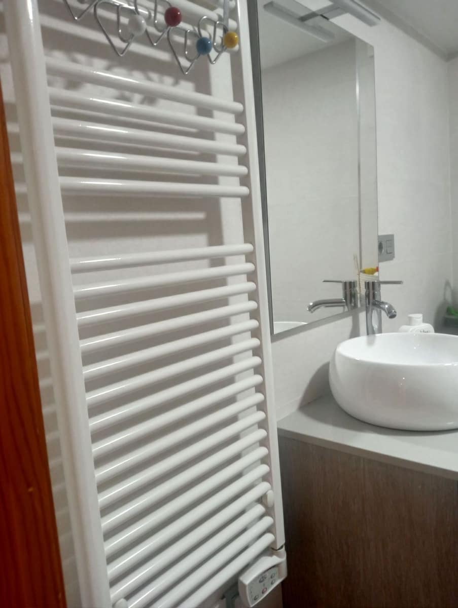 3 soveværelse Lejlighed til leje i Gijon med garage - € 800 (Ref: 9235950)