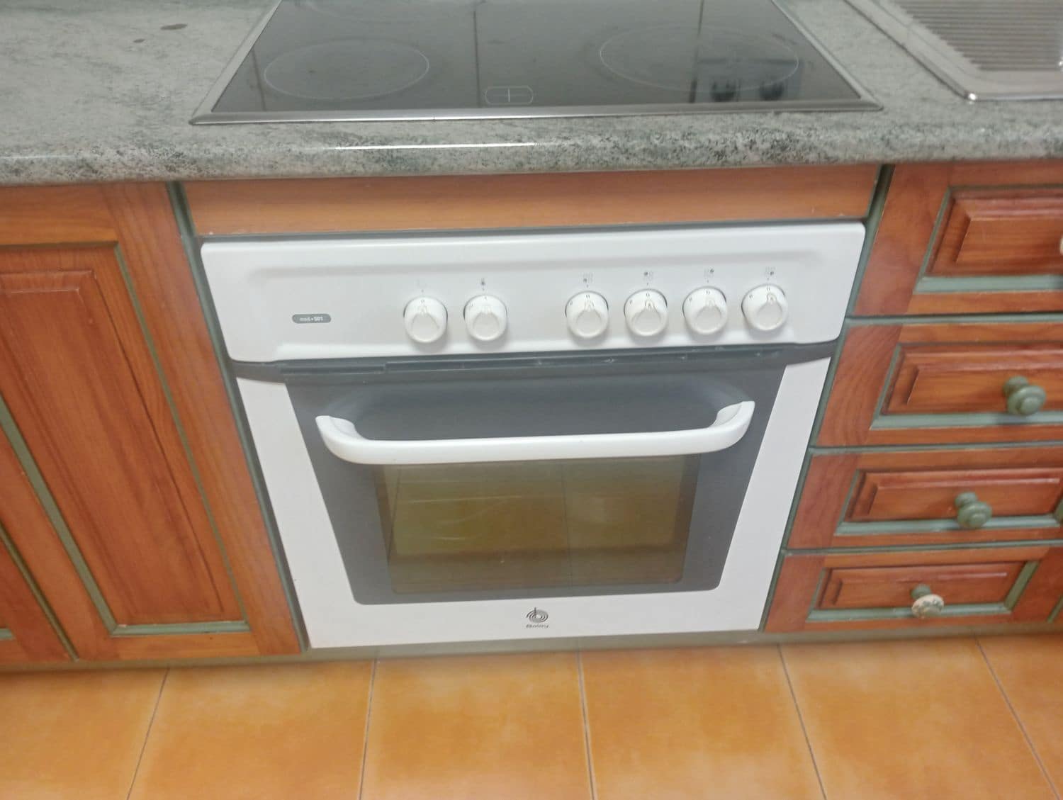 3 soveværelse Lejlighed til leje i Gijon med garage - € 800 (Ref: 9235950)