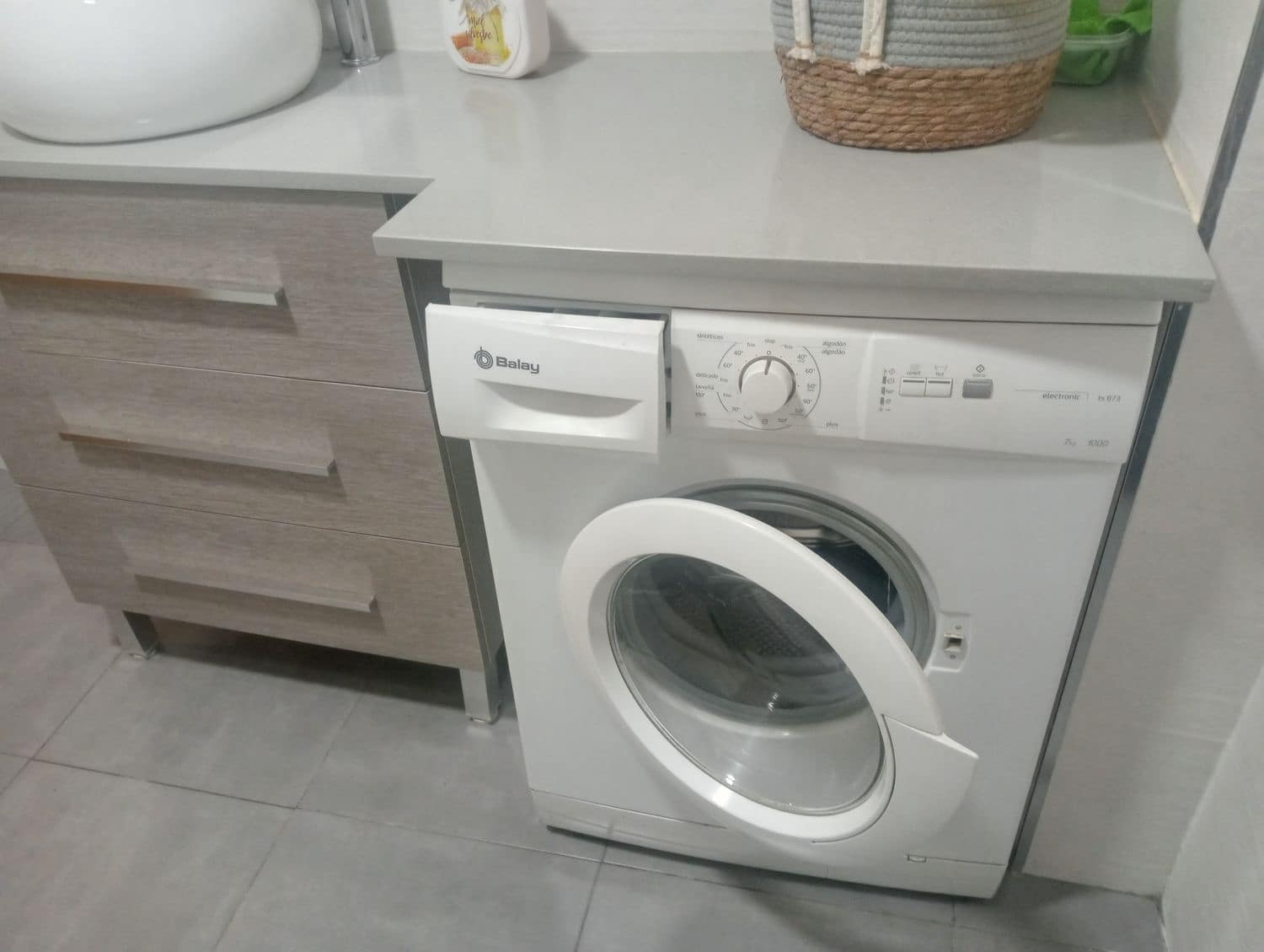 3 soveværelse Lejlighed til leje i Gijon med garage - € 800 (Ref: 9235950)