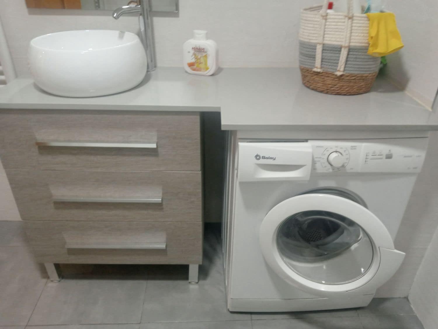 3 soveværelse Lejlighed til leje i Gijon med garage - € 800 (Ref: 9235950)