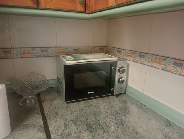 3 bedroom Apartment for rent in Centro Urbano, Gijón with garage - € 800 (Ref: 9235950)