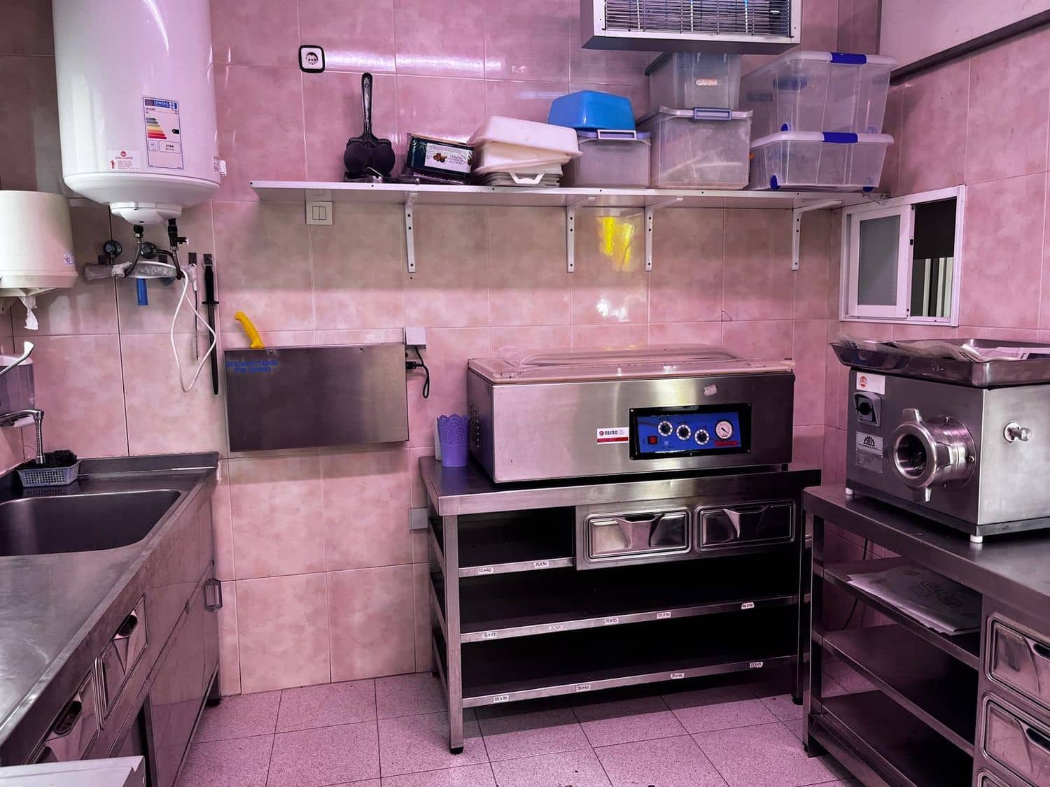 Erhverv til salg i Gijon - € 110.000 (Ref: 9254599)