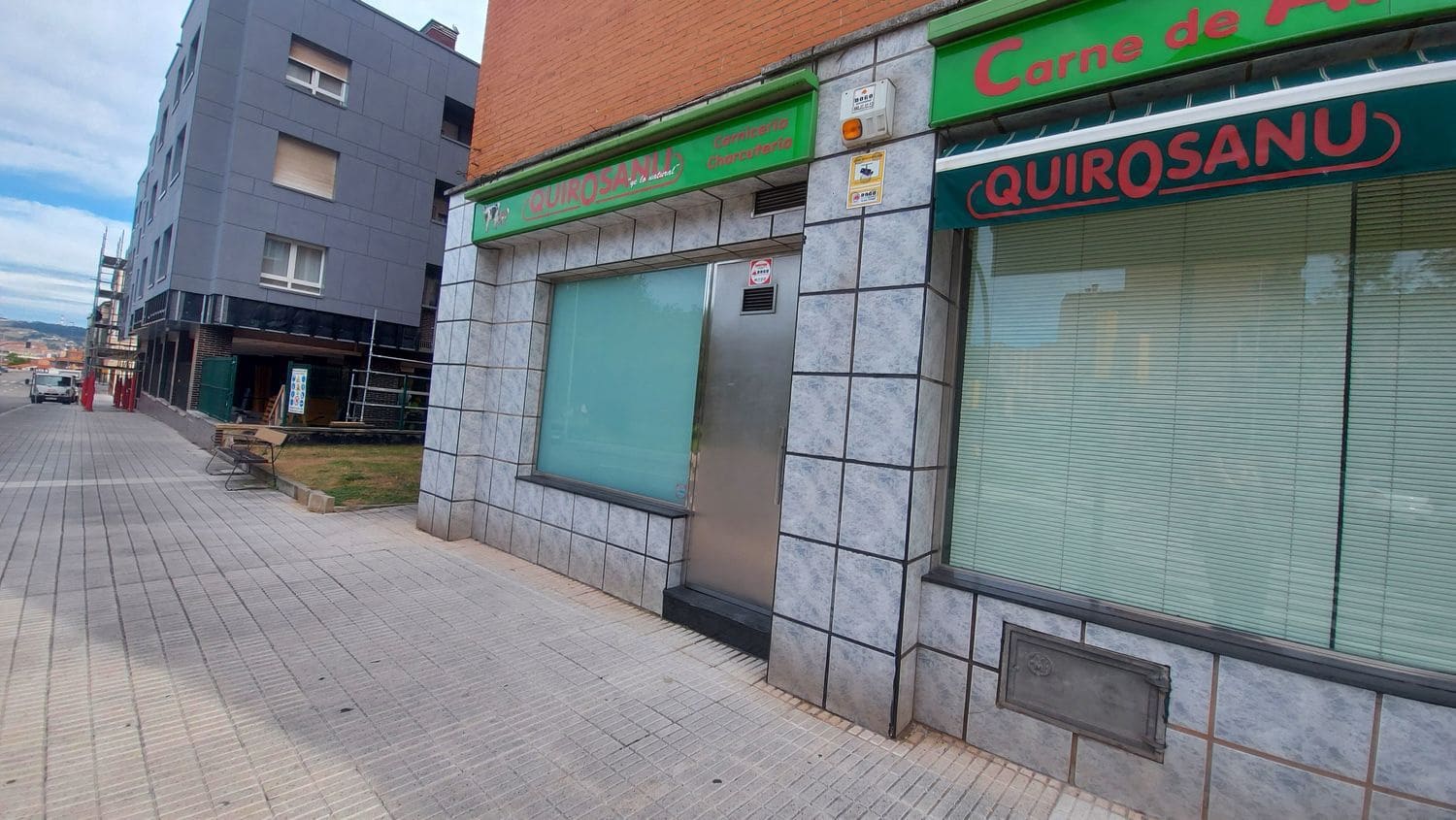 Erhverv til salg i Gijon - € 110.000 (Ref: 9254599)