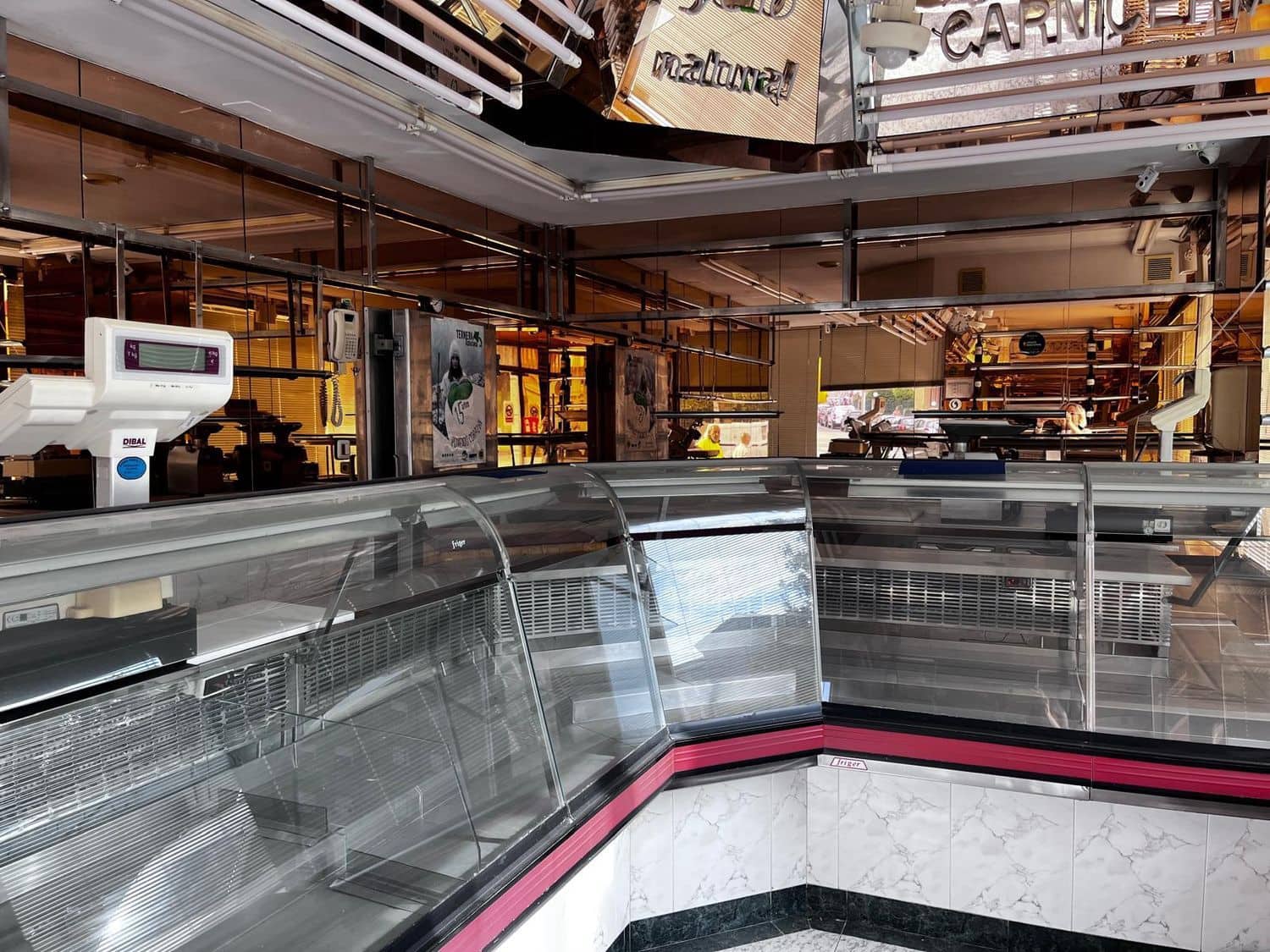 Erhverv til salg i Gijon - € 110.000 (Ref: 9254599)