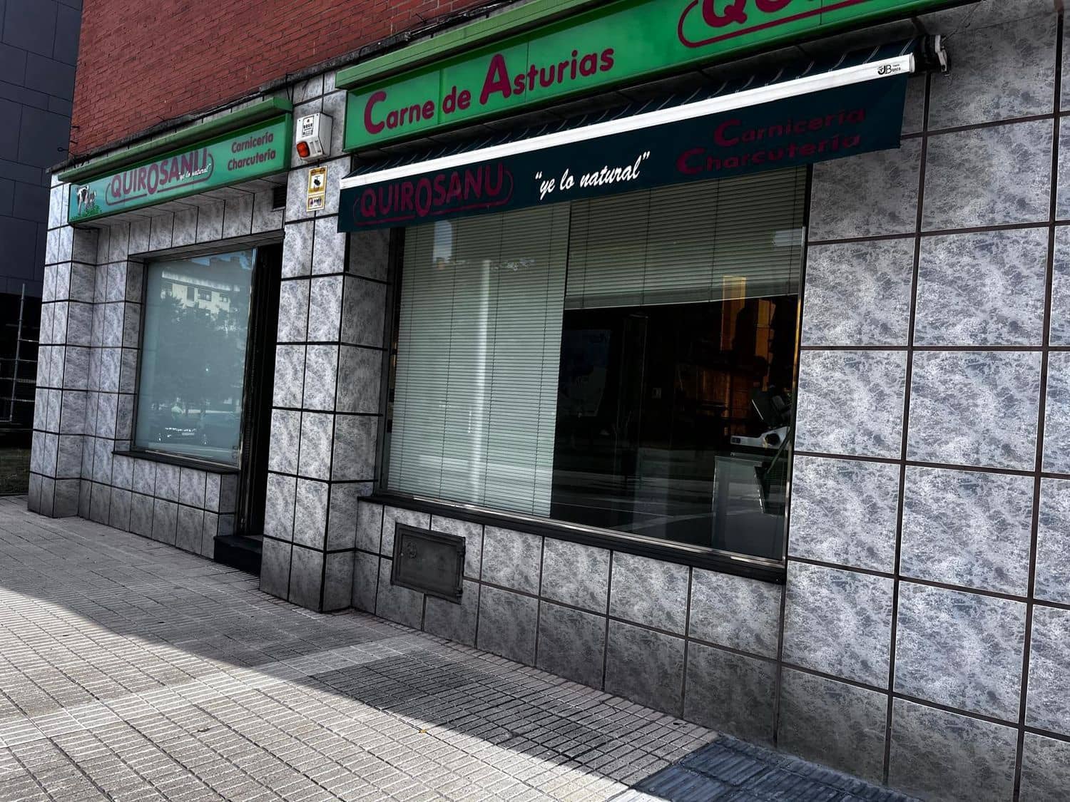 Erhverv til salg i Gijon - € 110.000 (Ref: 9254599)