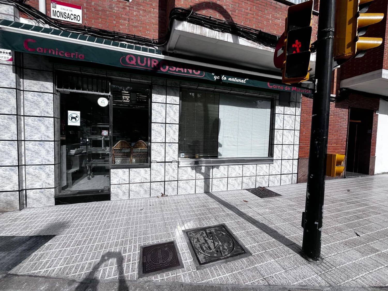 Erhverv til salg i Gijon - € 110.000 (Ref: 9254599)