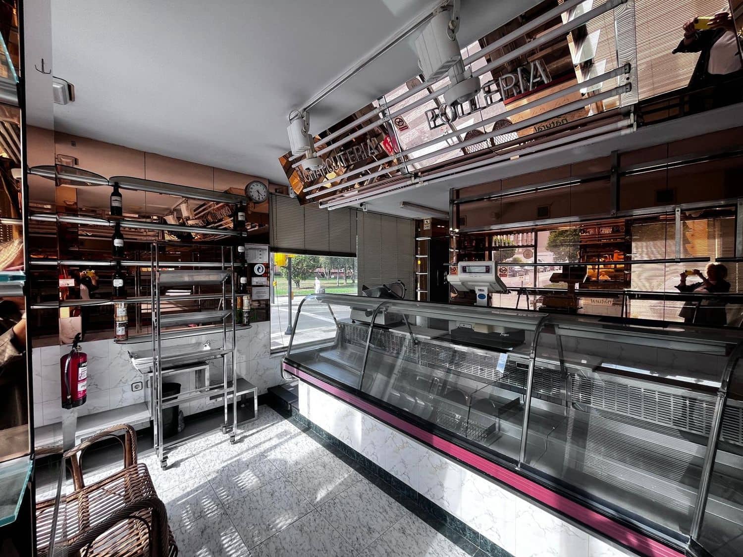 Erhverv til salg i Gijon - € 110.000 (Ref: 9254599)