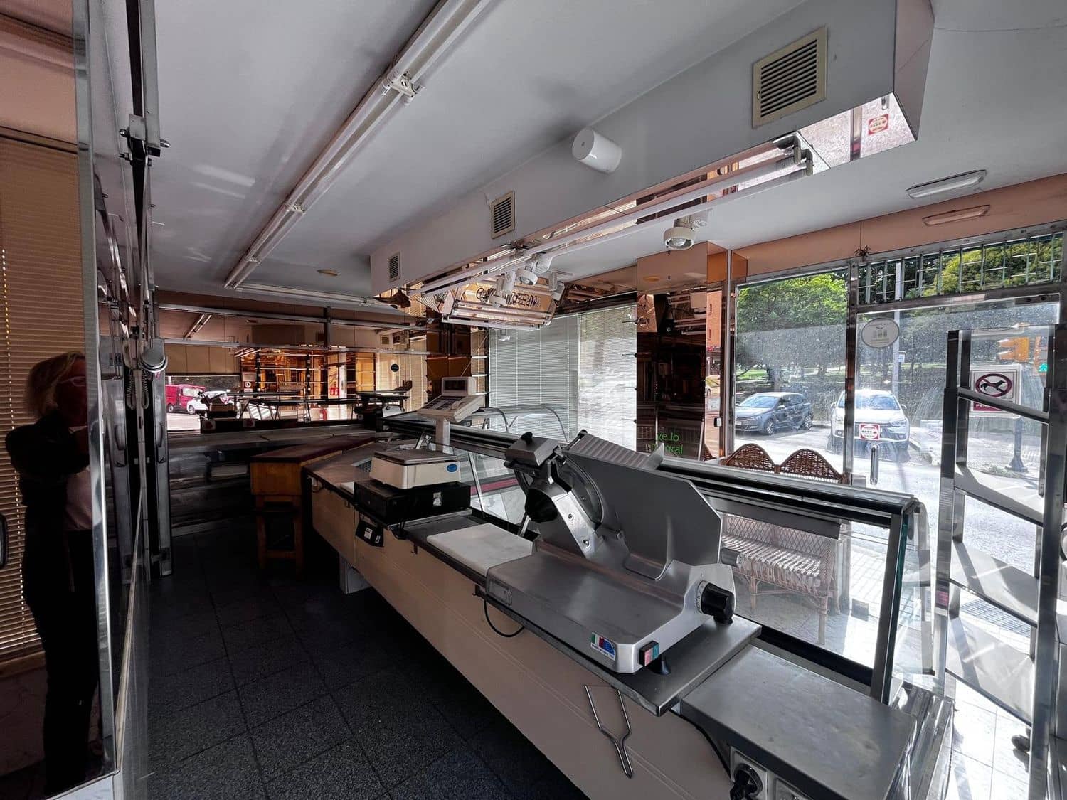 Erhverv til salg i Gijon - € 110.000 (Ref: 9254599)