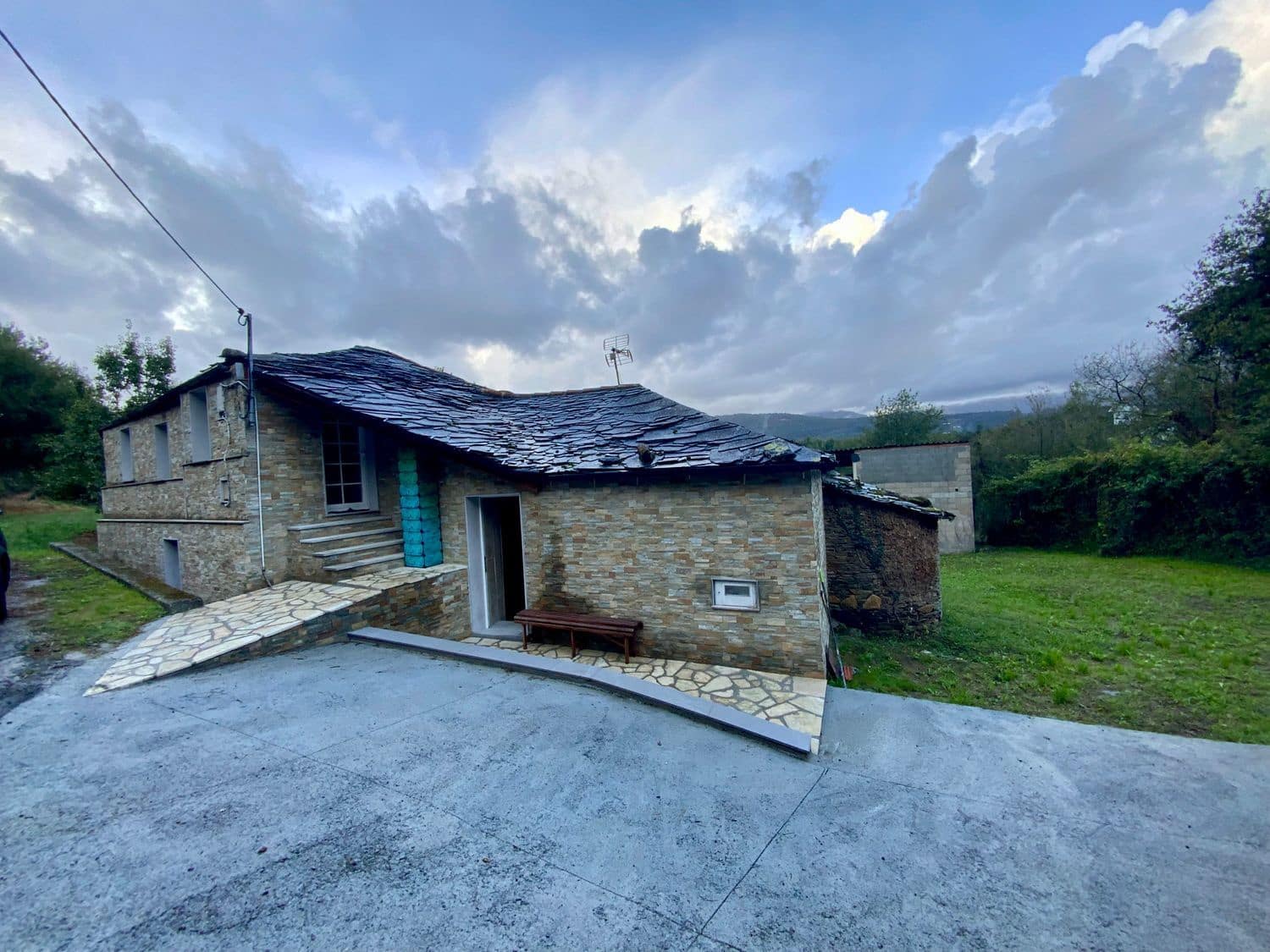 3 sypialnia Finka/Dom wiejski na sprzedaż w Coana z garażem - 149 000 € (Ref: 9254600)