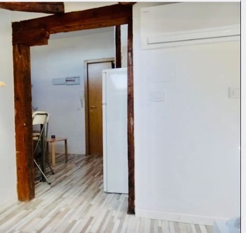 1 sovrum Lägenhet att hyra i Embajadores, Madrid stad med garage - 925 € (Ref: 9265726)