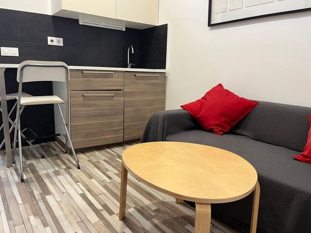 1 sovrum Lägenhet att hyra i Embajadores, Madrid stad med garage - 925 € (Ref: 9265726)