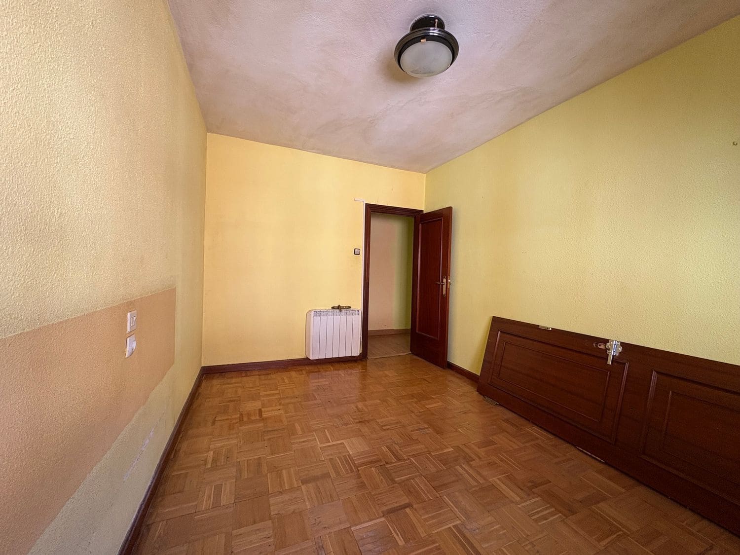 2 soverom Leilighet til salgs i Oviedo med garasje - € 80 000 (Ref: 9269029)