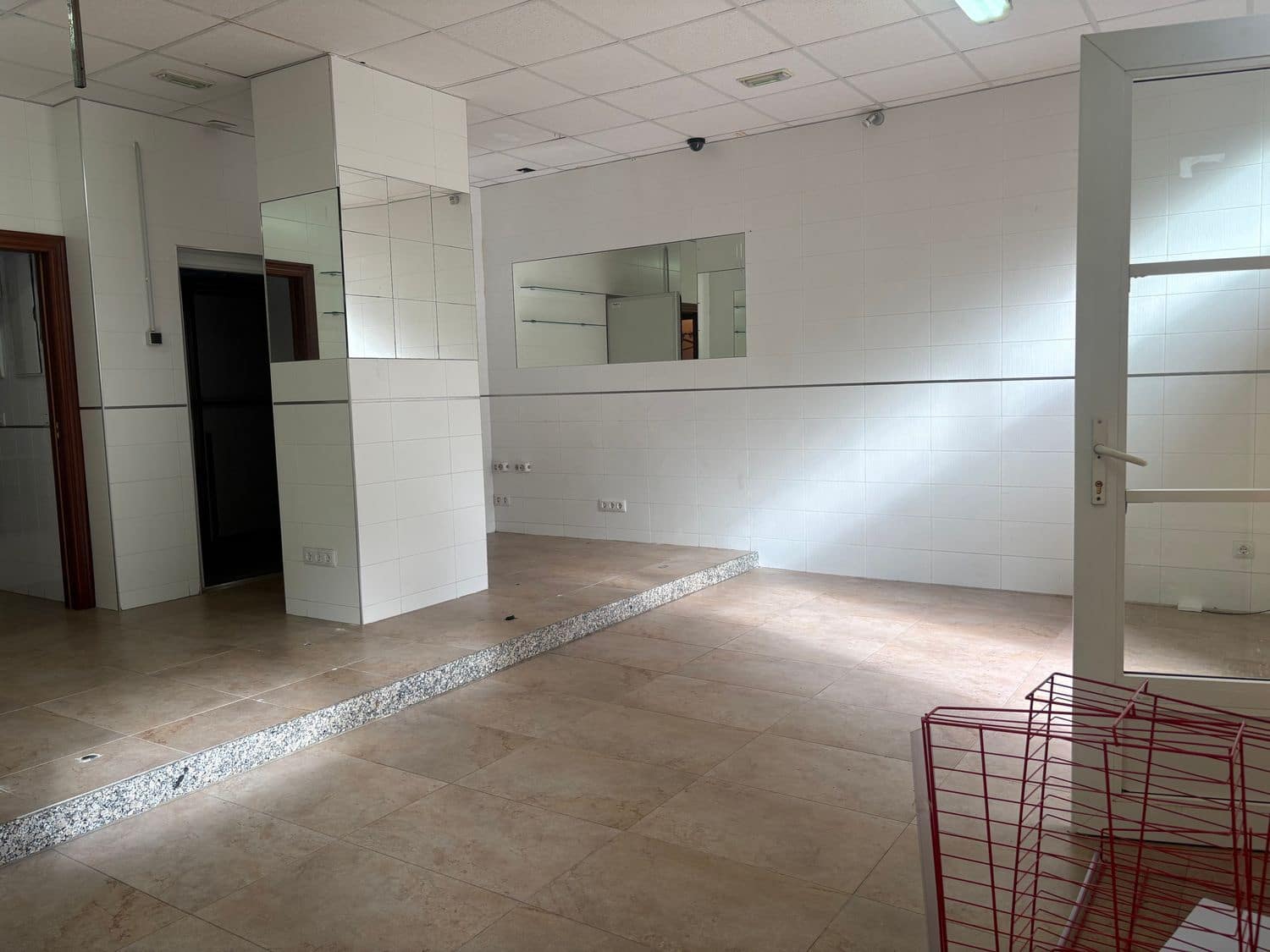 Business for rent in Gijon - € 450 (Ref: 9269031)