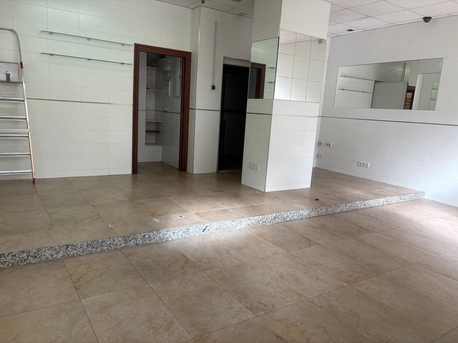 Business for rent in Gijon - € 450 (Ref: 9269031)