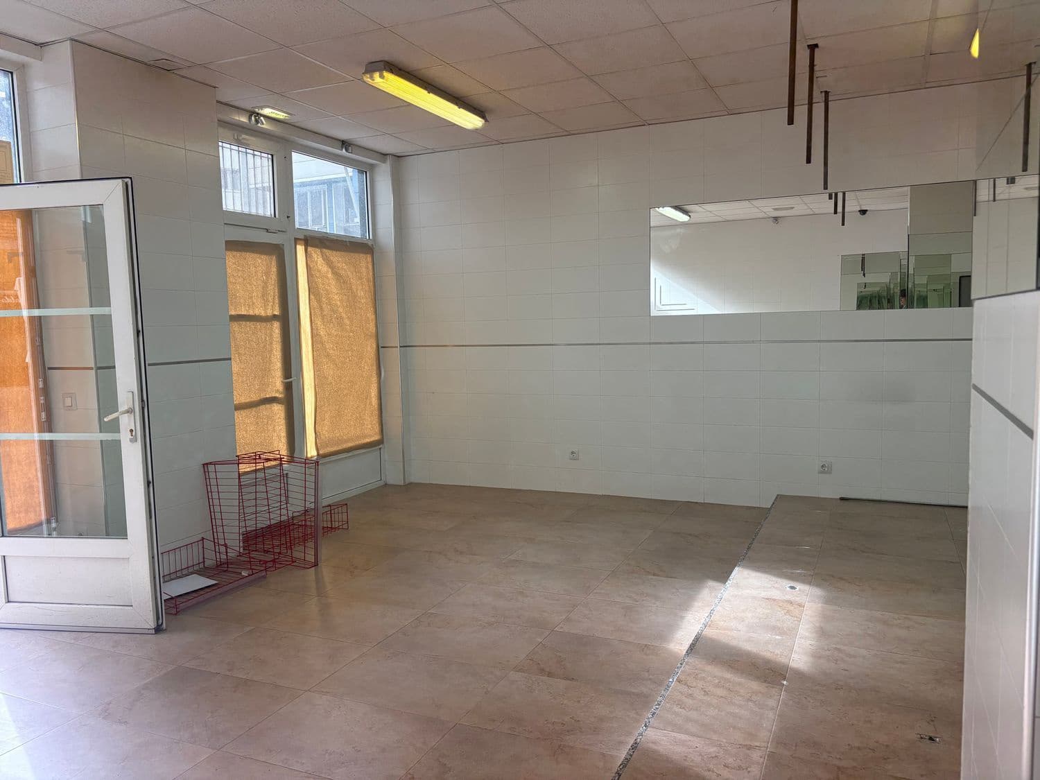 Business for rent in Gijon - € 450 (Ref: 9269031)