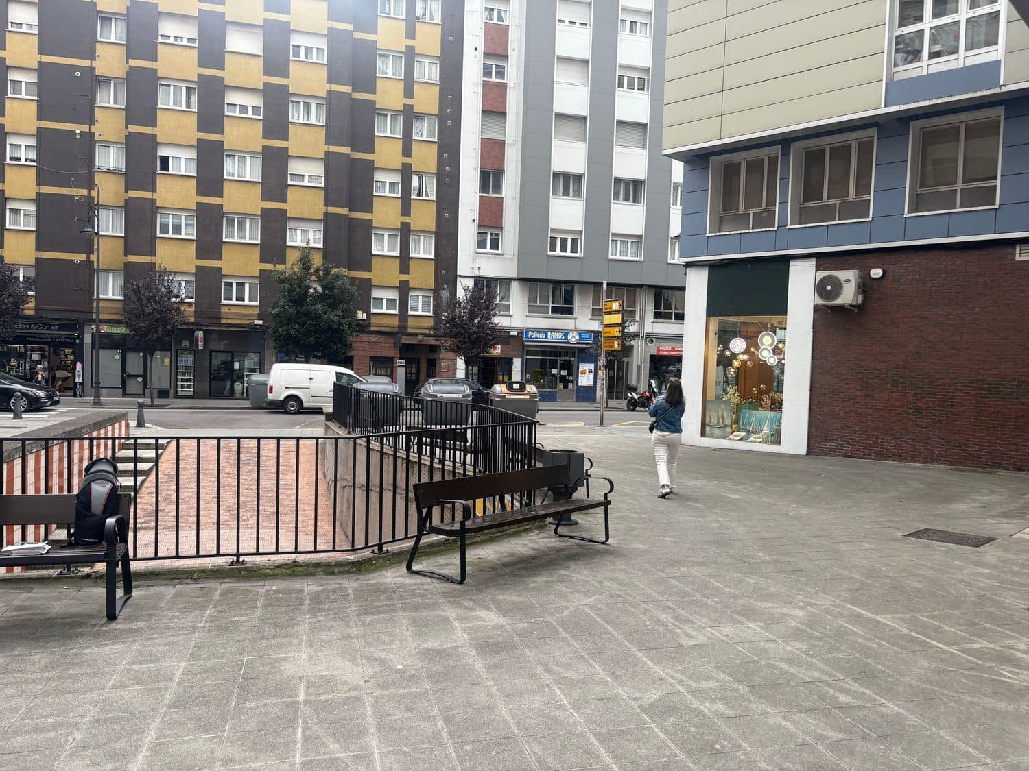 Business for rent in Gijon - € 450 (Ref: 9269031)