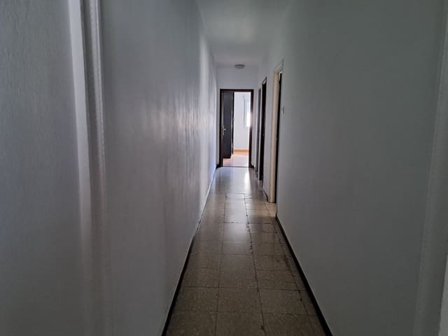 3 slaapkamer Appartement te huur in Centro Urbano, Gijón met garage - € 900 (Ref: 9275686)