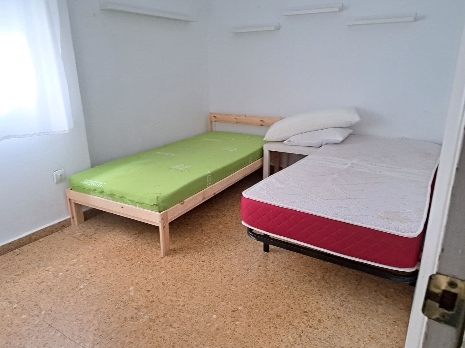 3 slaapkamer Appartement te huur in Gijon met garage - € 900 (Ref: 9275686)