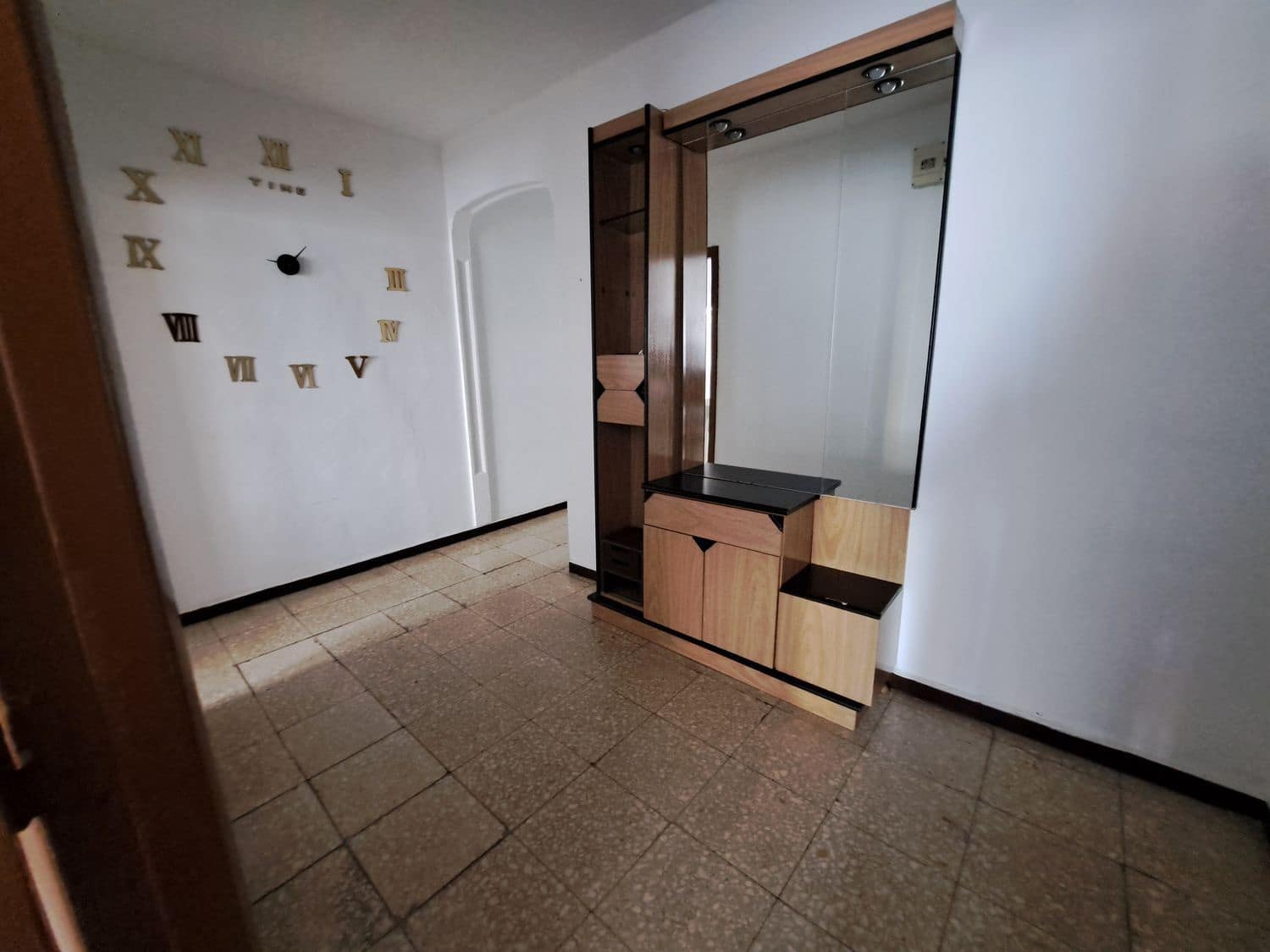 3 slaapkamer Appartement te huur in Gijon met garage - € 900 (Ref: 9275686)