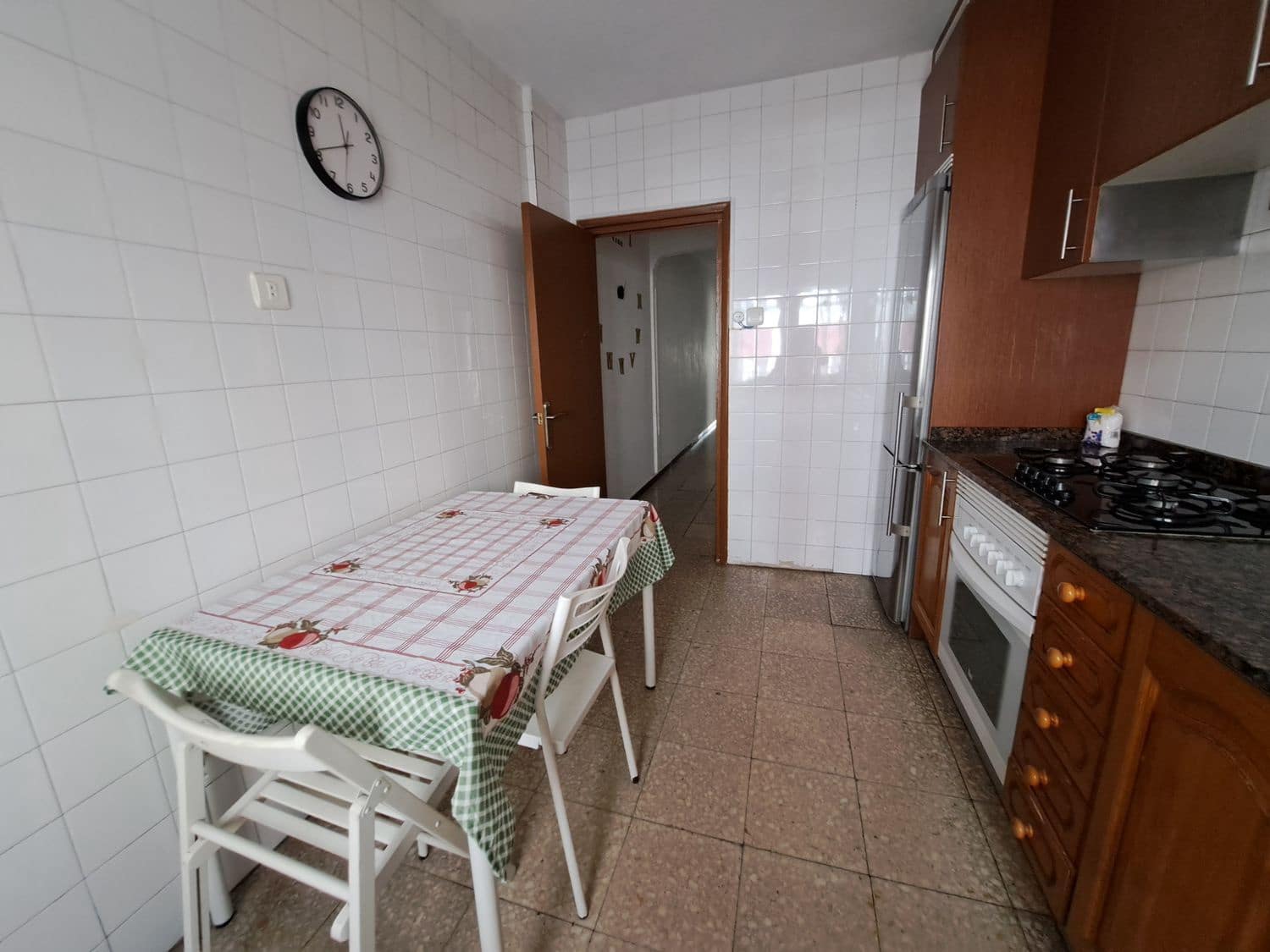 3 slaapkamer Appartement te huur in Gijon met garage - € 900 (Ref: 9275686)