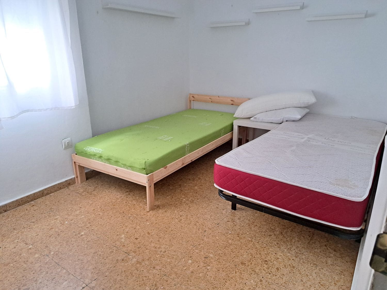 3 slaapkamer Appartement te huur in Gijon met garage - € 900 (Ref: 9275686)