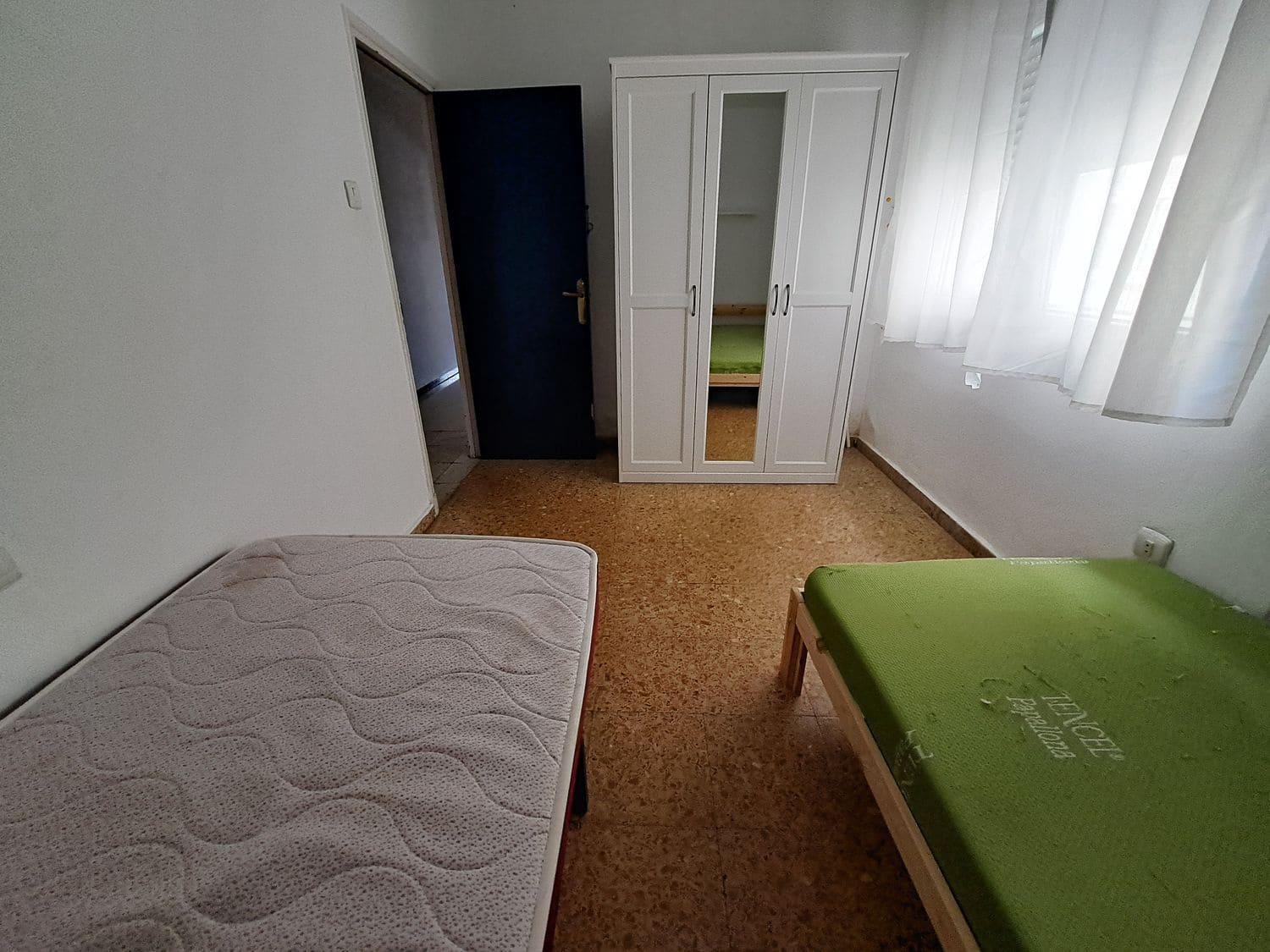 3 slaapkamer Appartement te huur in Gijon met garage - € 900 (Ref: 9275686)