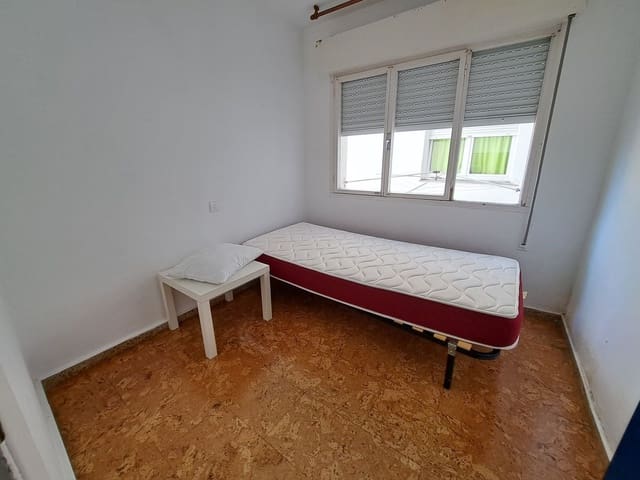 3 slaapkamer Appartement te huur in Centro Urbano, Gijón met garage - € 900 (Ref: 9275686)