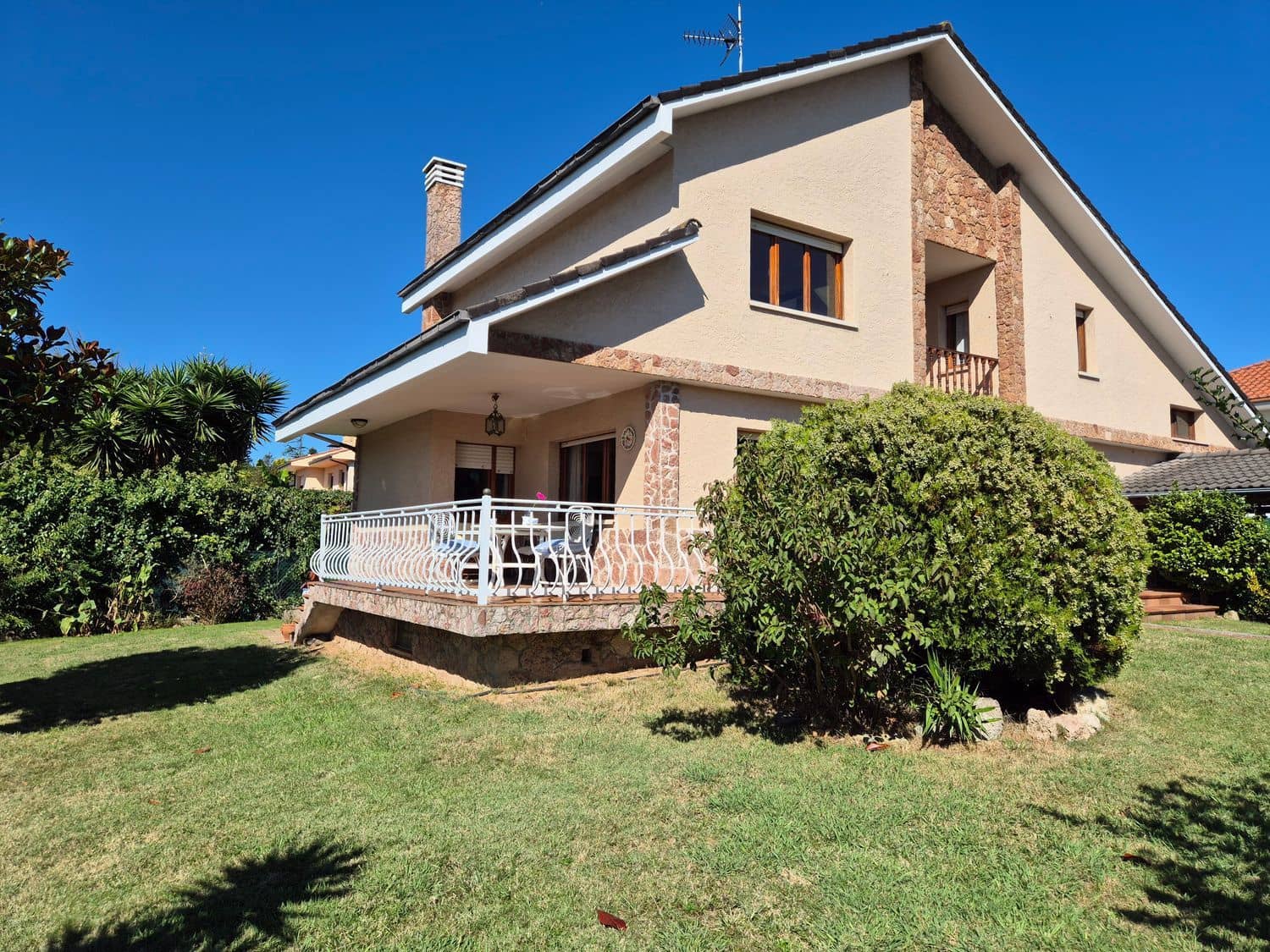 5 soveværelse Villa til salg i Gijon med swimmingpool garage - € 720.000 (Ref: 9280716)