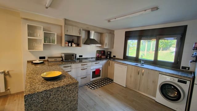 2 soveværelse Finca/Landehus til salg i Llanes med garage - € 400.000 (Ref: 9291053)