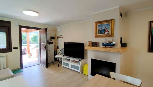 2 soveværelse Finca/Landehus til salg i Llanes med garage - € 400.000 (Ref: 9291053)