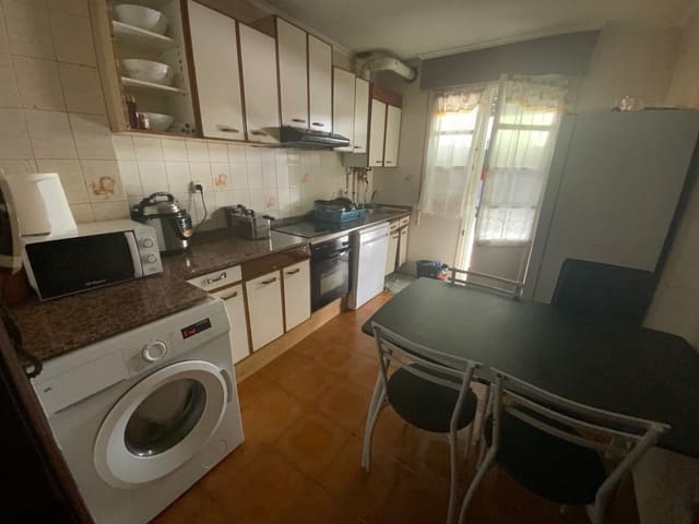 3 slaapkamer Appartement te koop in Luarca, Valdés met garage - € 140.000 (Ref: 9294916)